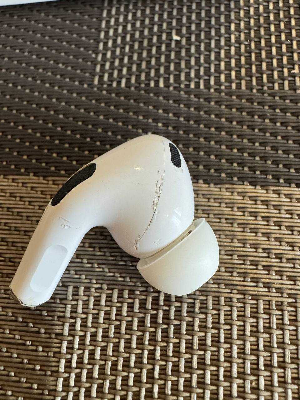 навушники airpods pro 2 на тайпсі