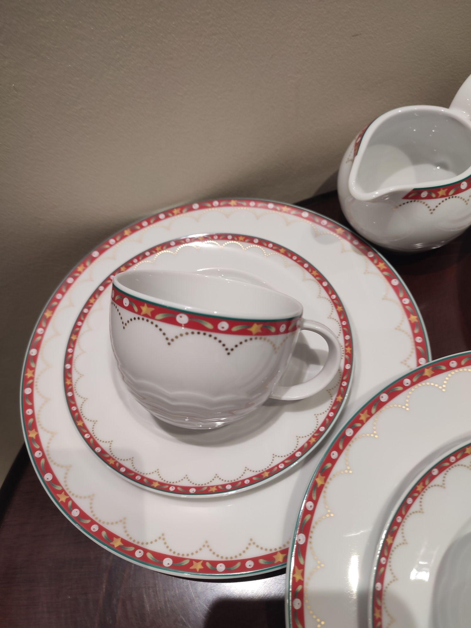 Śliczny świąteczny garnitur do kawy,herbaty porcelana Seltman