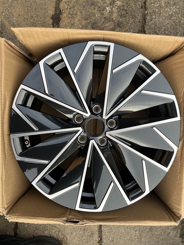 Felga 8,0x18 ET44 Skoda Superb 3V0 ładna