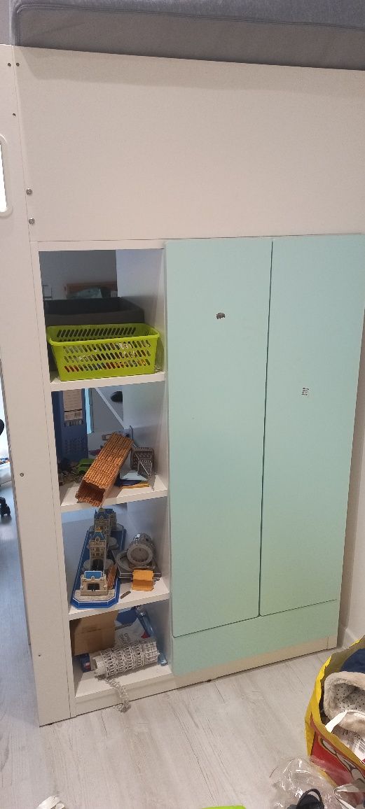 Łóżko ikea SMASTAD pietrowe z szafą i biurkiem