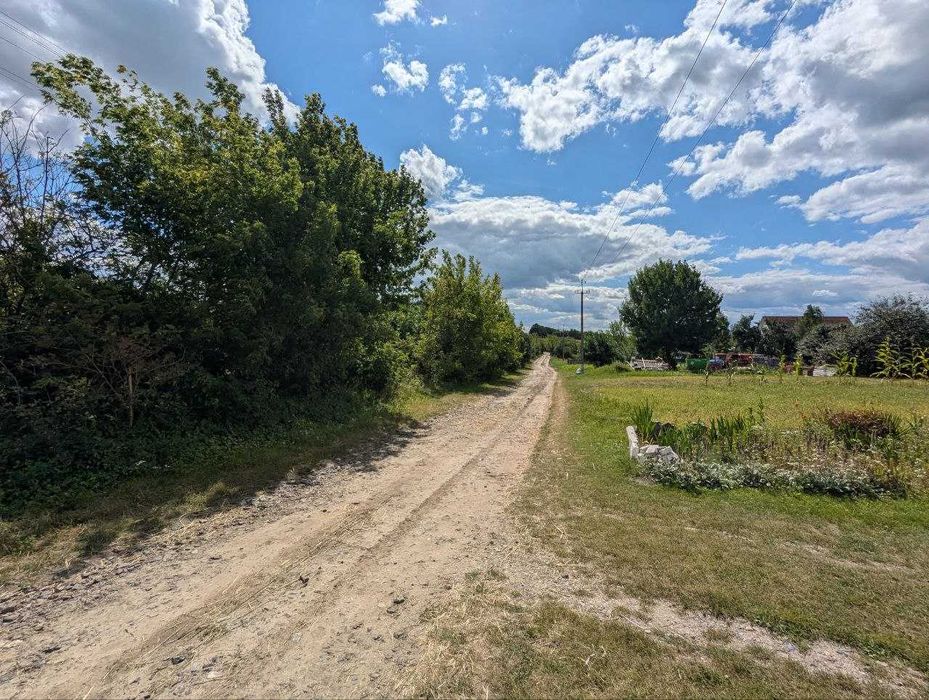 Продам земельну ділянку в с. Велика Омеляна