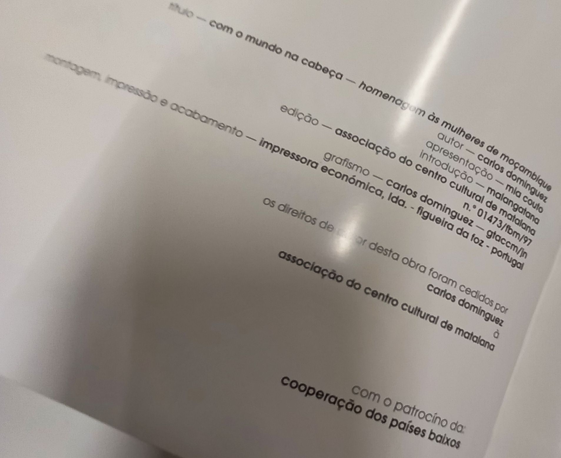 Livro de fotografia As Mulheres de Moçambique