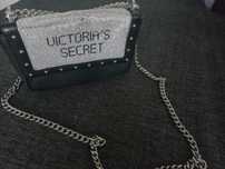 Torebka damska Victoria"s secret czarna na łańcuszku