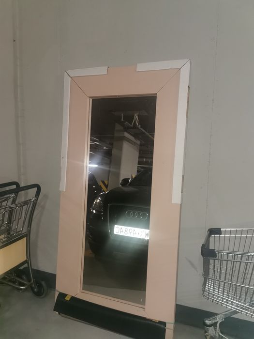 Duże lustro w ramie IKEA Mongstad