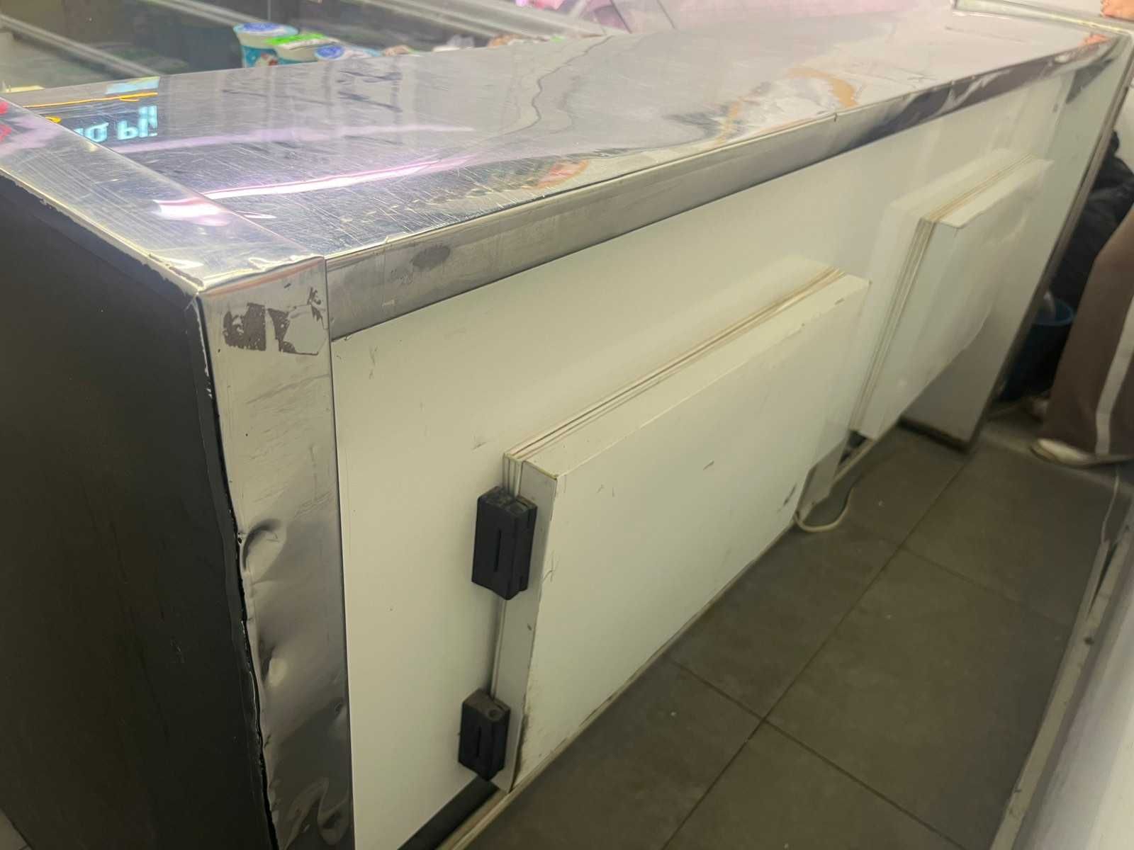 Продам холодильну вітрину(ни) куб, з нержавійкі. 2шт.х2м.