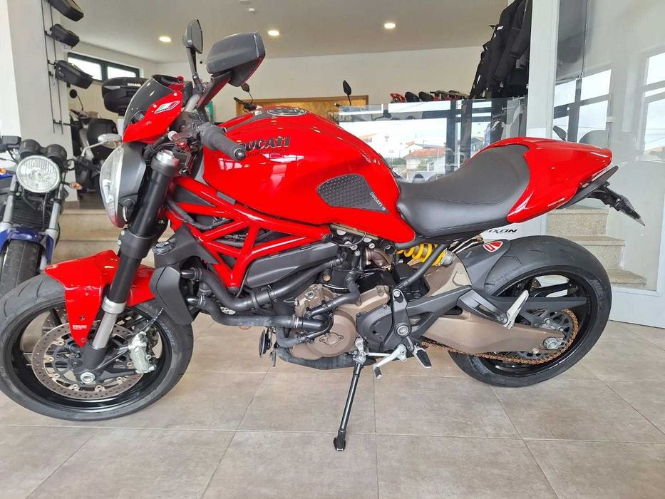 DUCATI MONSTER 821