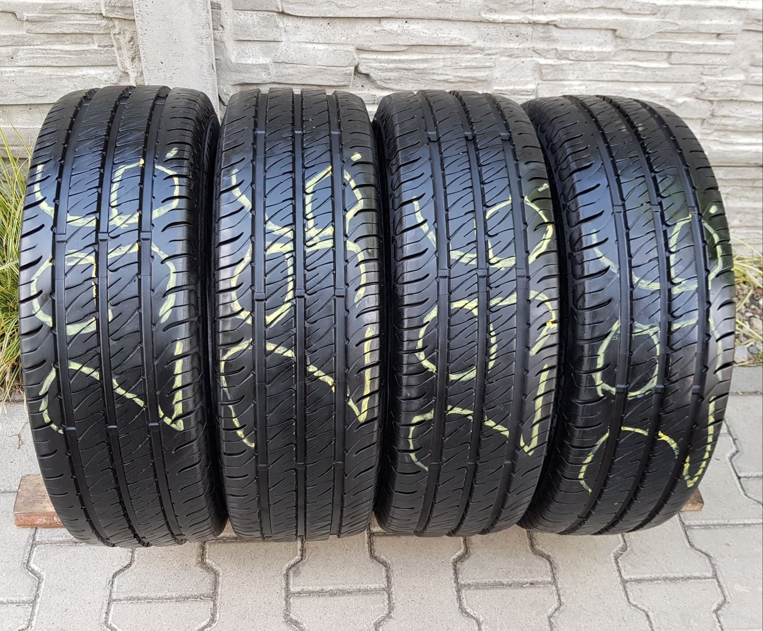 4x 215/70R15C Uniroyal RainMax 3 Komplet opon letnich Data 2019 Poznań