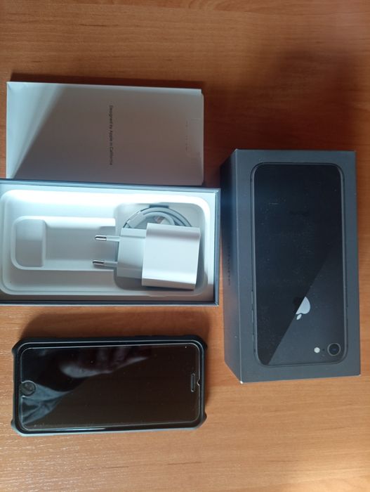 iPhone 8 64gb / PERSKIE OKO