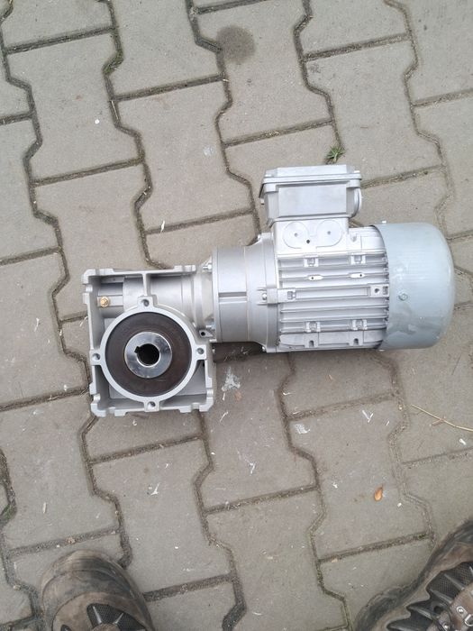 Okazja motoreduktor 0.75kw 280obr