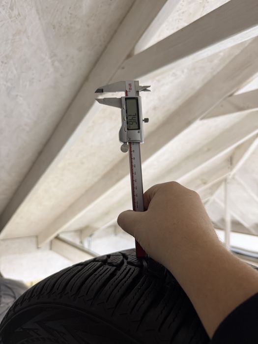 Зимова гума Nokian Tyres WR SUW 235/55 R20