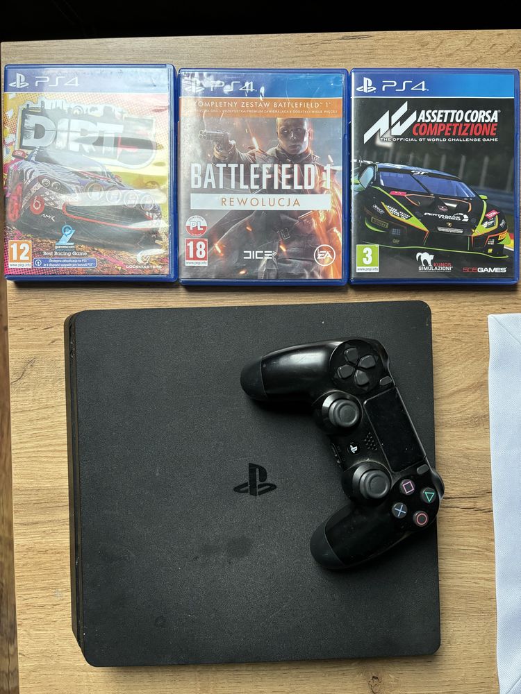 Sprzedam PS4 używane