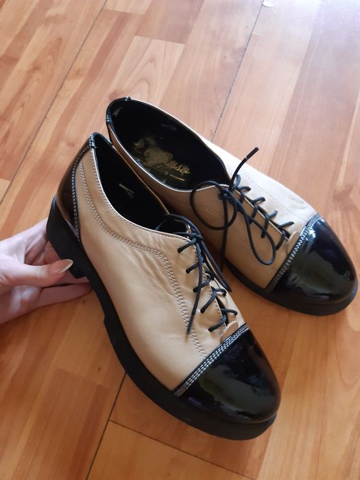 Шкіряні жіночі оксфорди