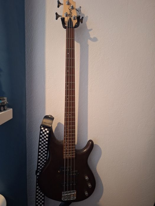 Gitara Basowa Cort + Wzmacniacz Laney LX15B + Futerał