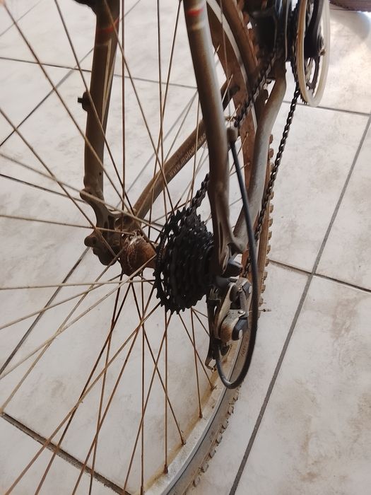 Bicicleta usada mas ainda em bom estado