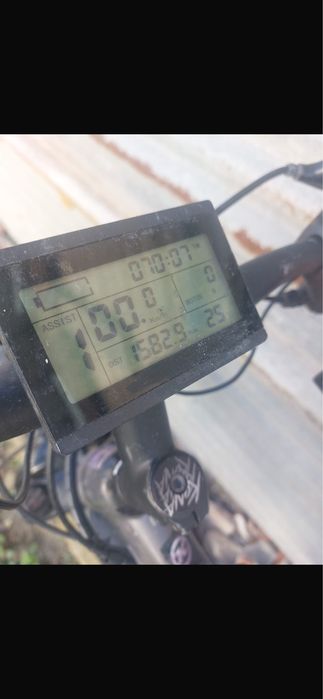 Bicicleta eletrica com carregador presiza de memutesao