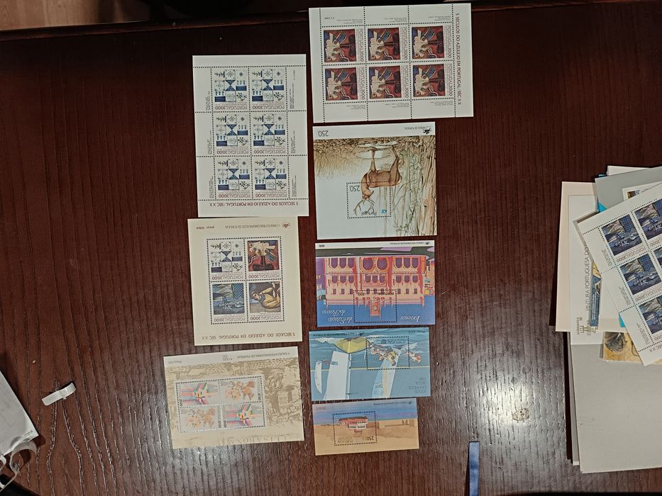 Blocos novos sem sinal de charneira