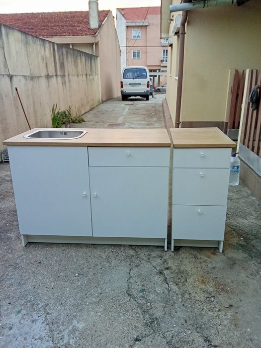 Armário de cozinha e Arca para arrumaçães