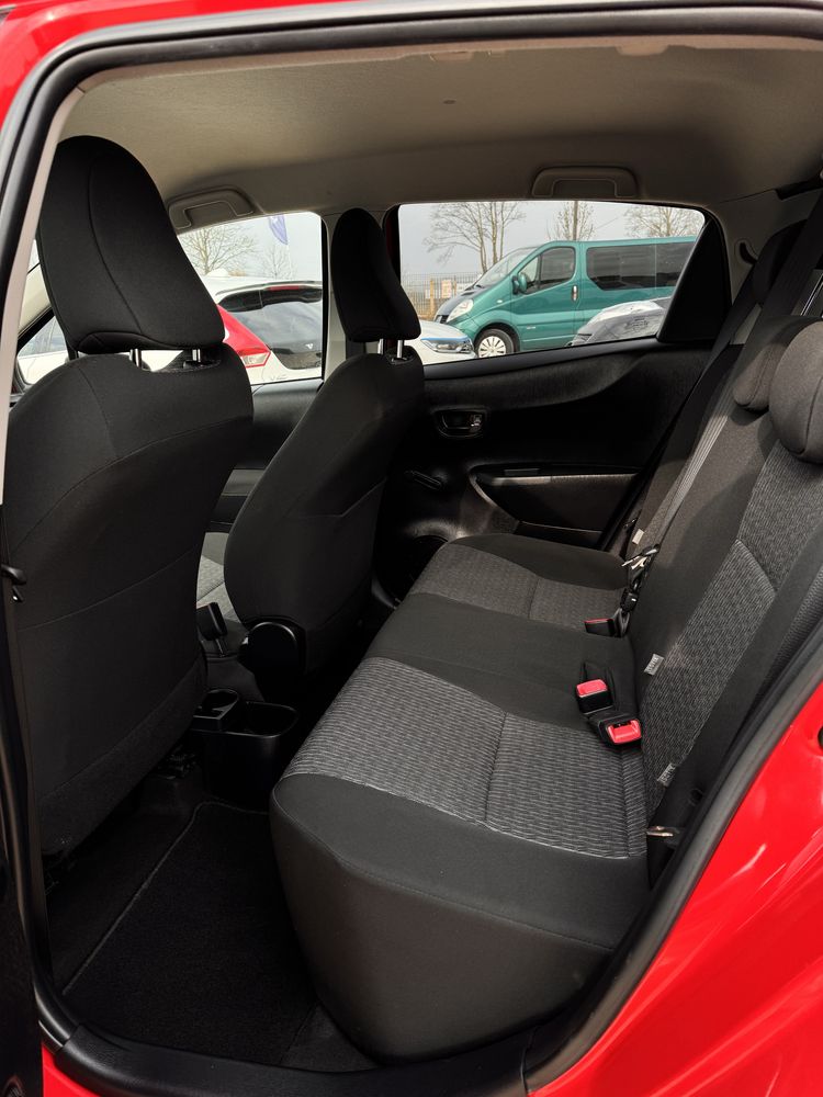 Toyota yaris* 2014 rok* 1.0 Benzyna* bezwypadkowa* Super stan* zamiana