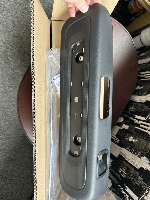 Дверна карта ліва передня Citroen С3-2017.