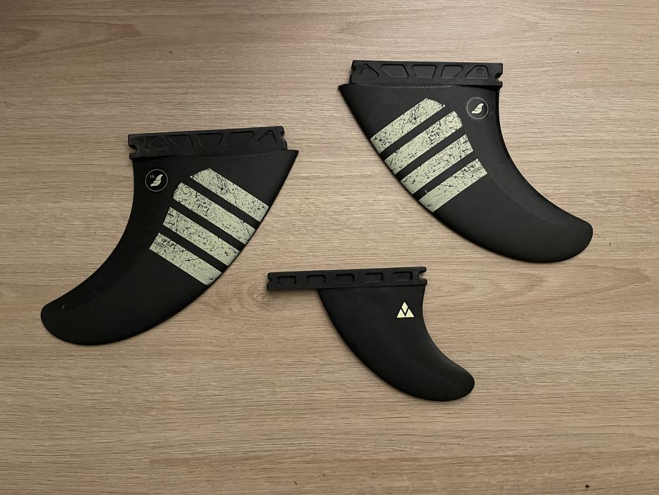 Quilhas Futures Twin + trailer