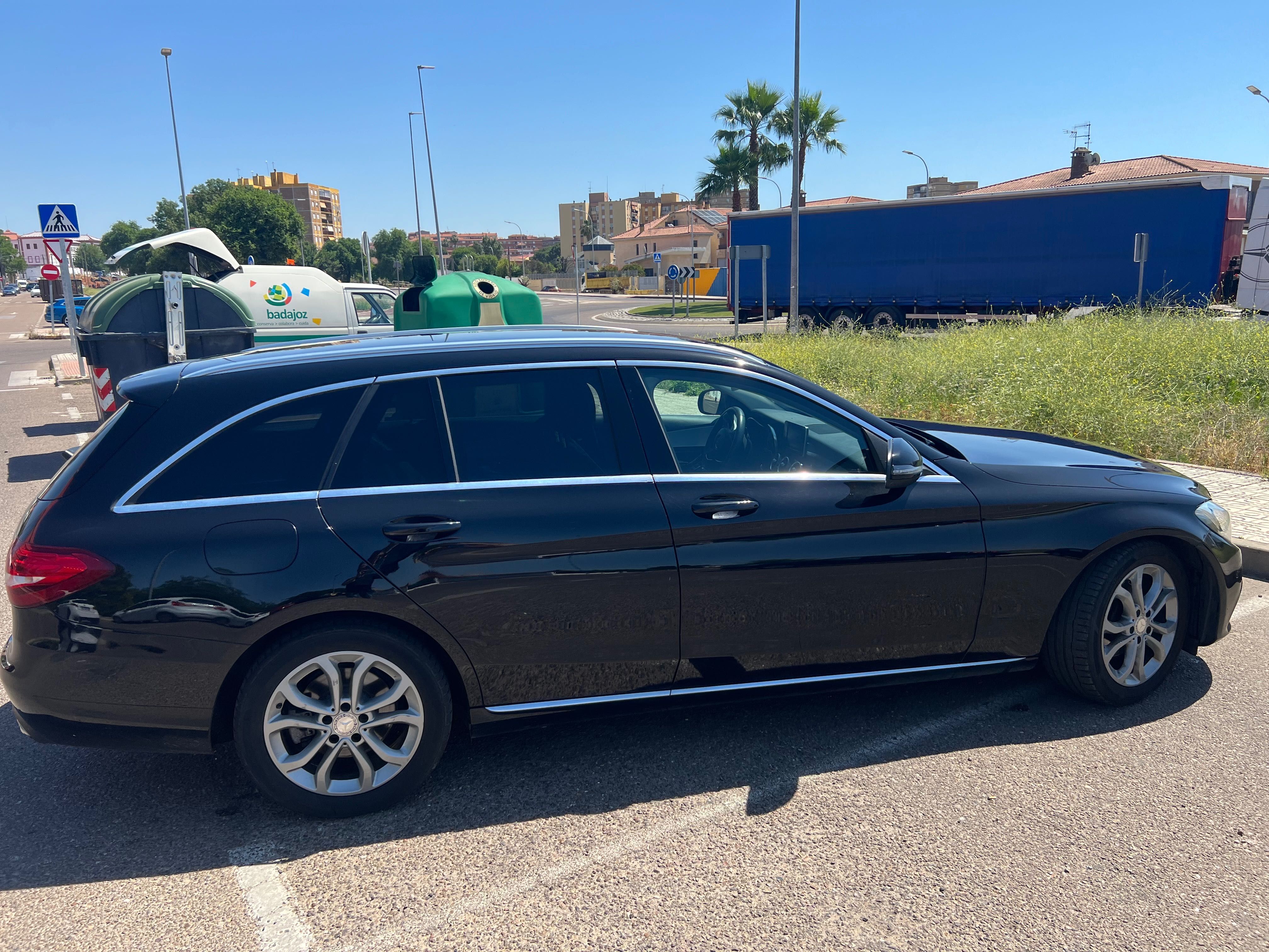 Mercedes C200 - impecável