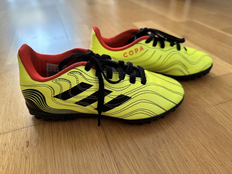 Turfy chłopięce Adidas rozm. 31