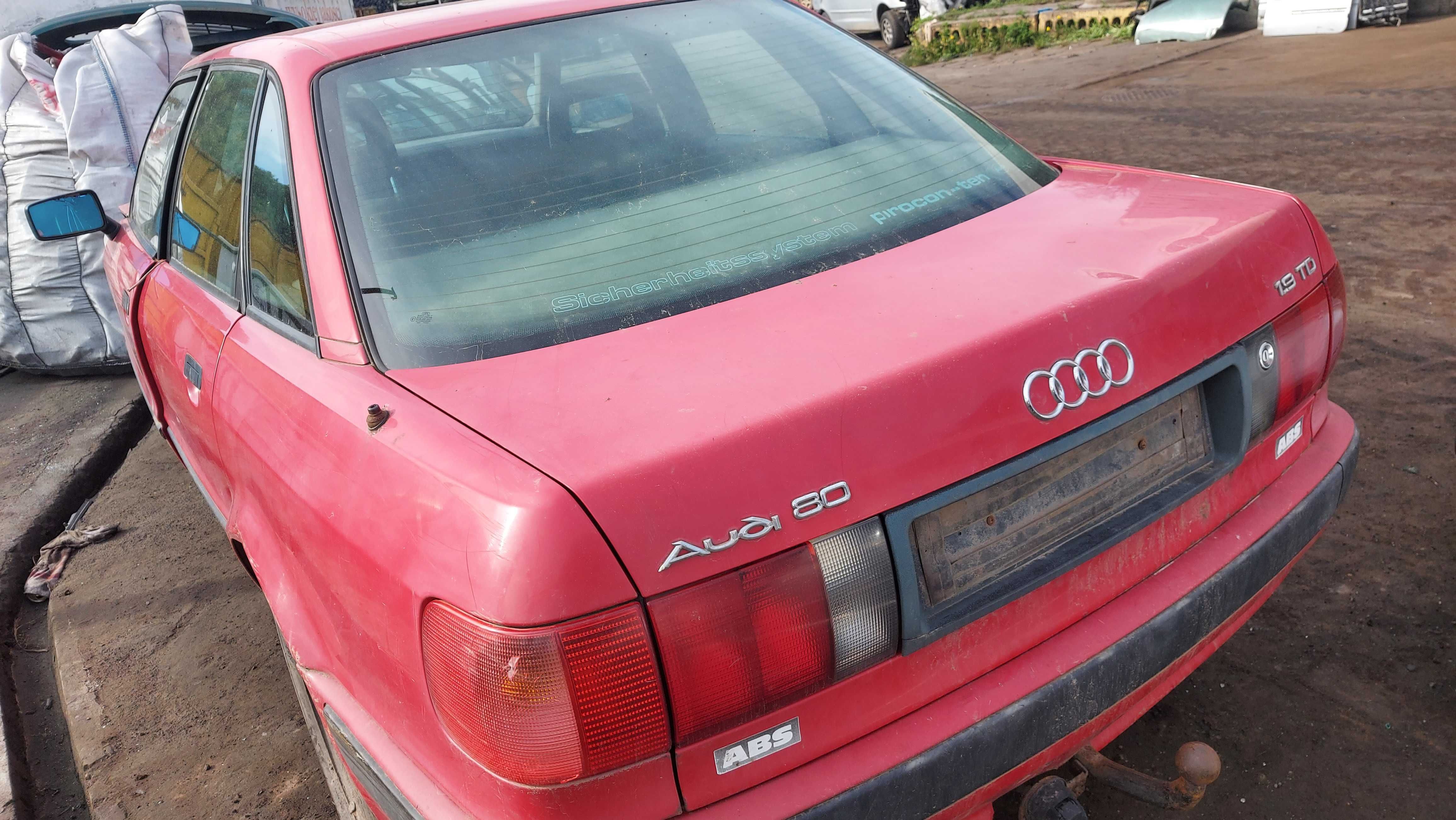 Audi 80 B4 lampa tylna prawa sedan FV części/dostawa