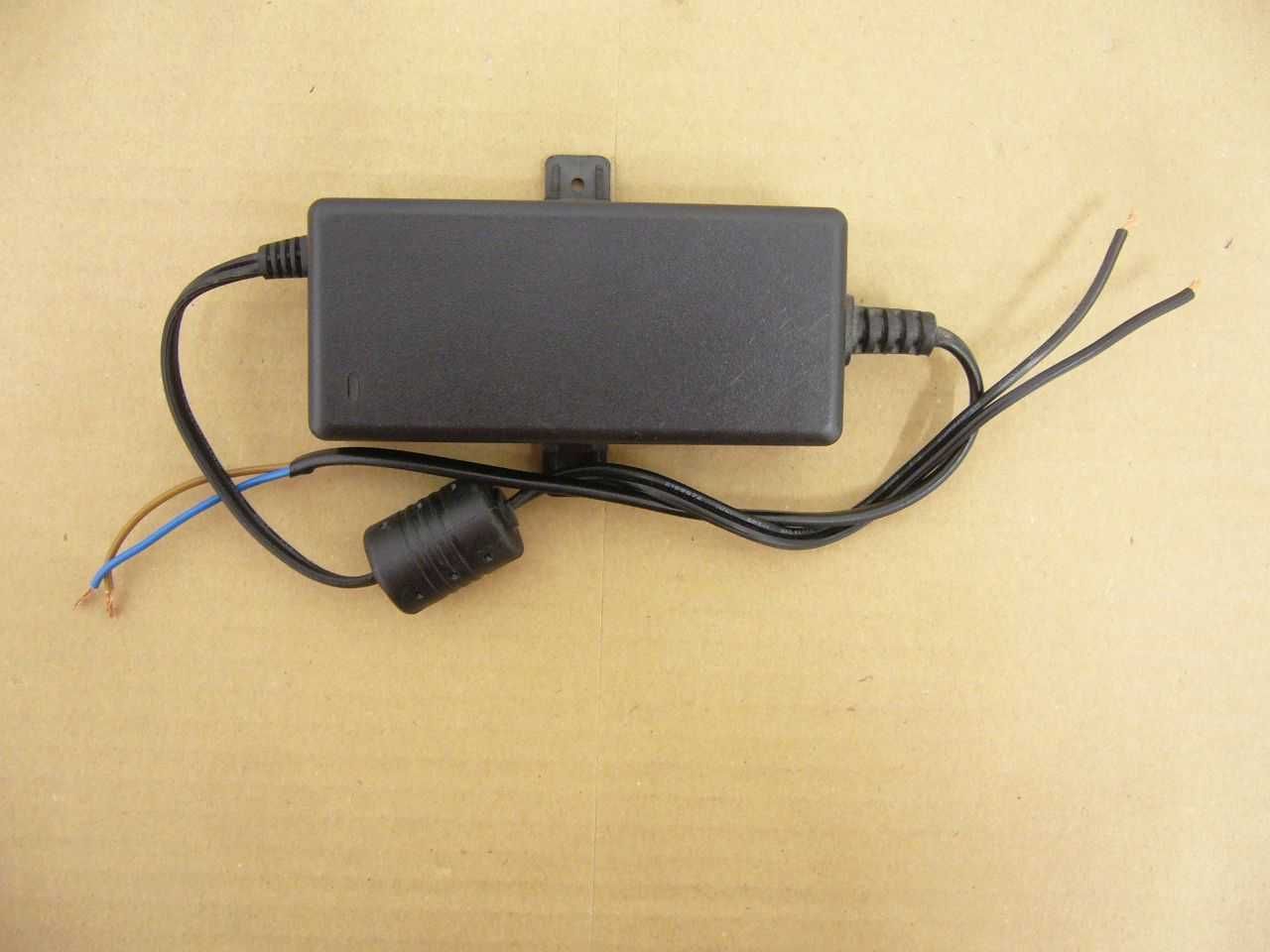 Zasilacz Pulsar PSD12050, 12V / 5A uszkodzony