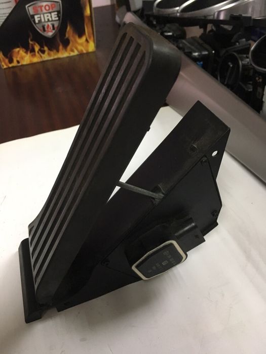 Mercedes C W204 Pedal acelerador