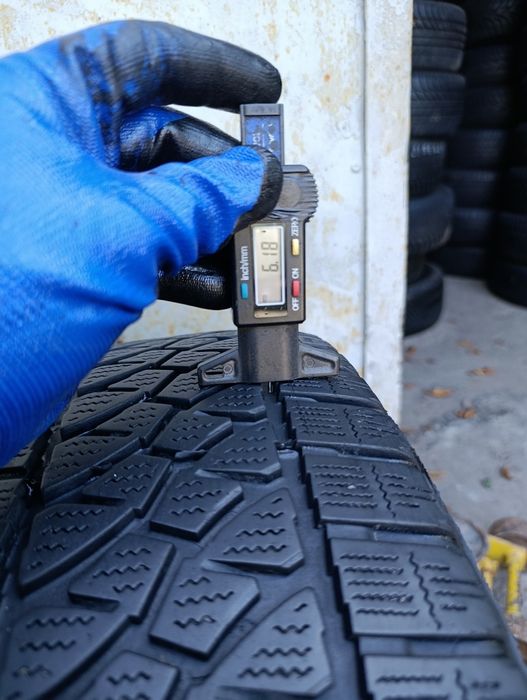 Продам комплект шин зима 215/65-16C Bridgestone Blizzak