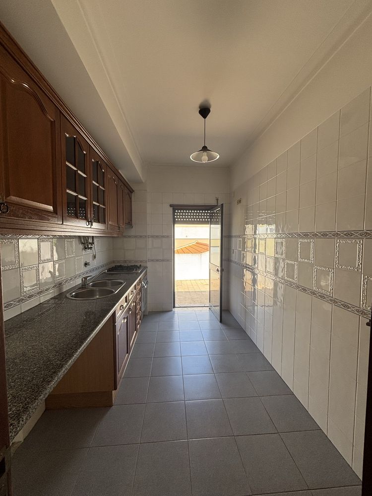 Apartamento T2 garagem elevador e terraco Cotovia
