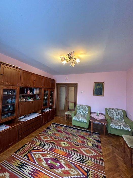 Продаж 4 кімнатної квартири