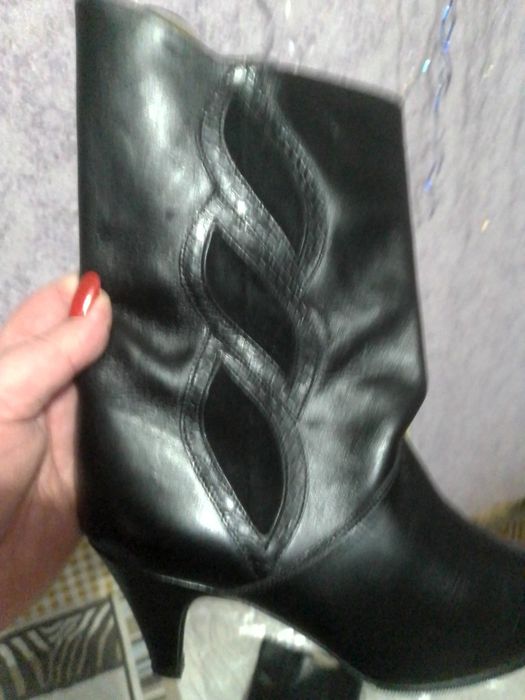Продам жіночі чобітки 37 р