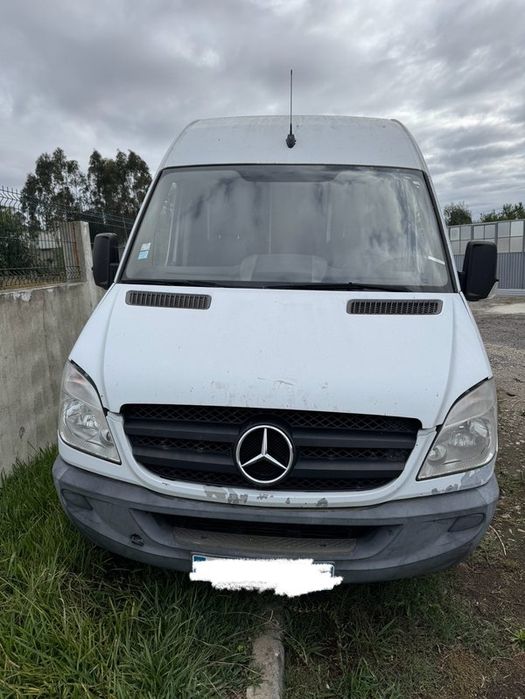 Frente Mercedes sprinter 210