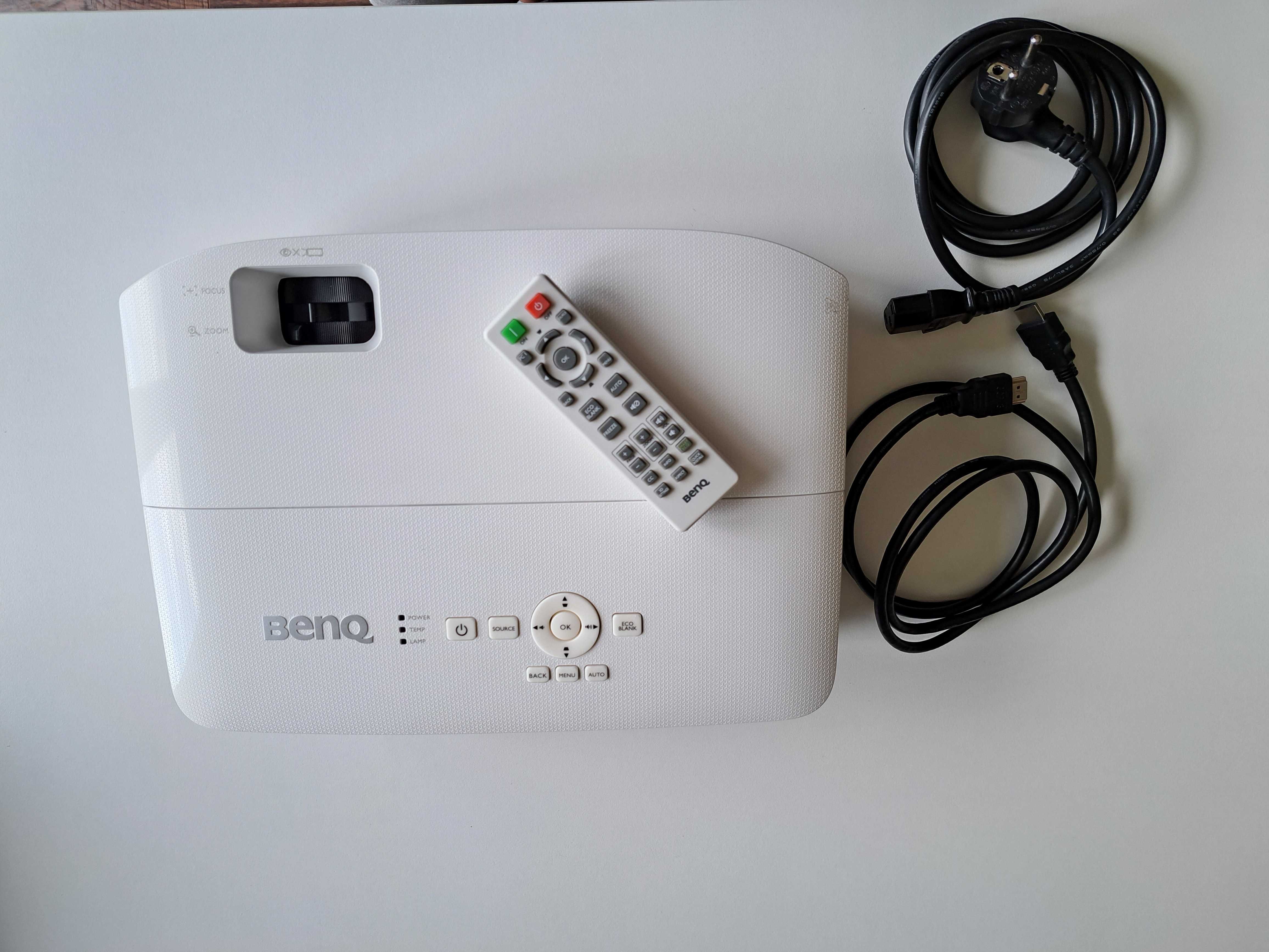 Projektor BenQ TH535 + Gratisy