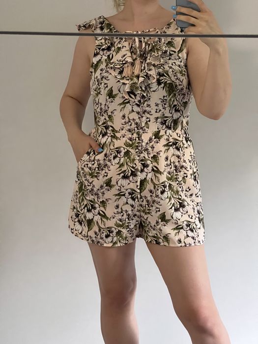 Kombinezon w kwiaty Stradivarius