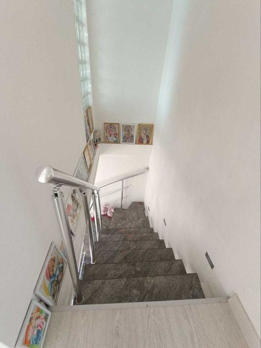 Продам 2-х этажный дом на Черемушках. Ремонт.