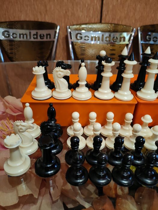 Набор в родной Карболитовой коробке шахматы Карболитовые советы