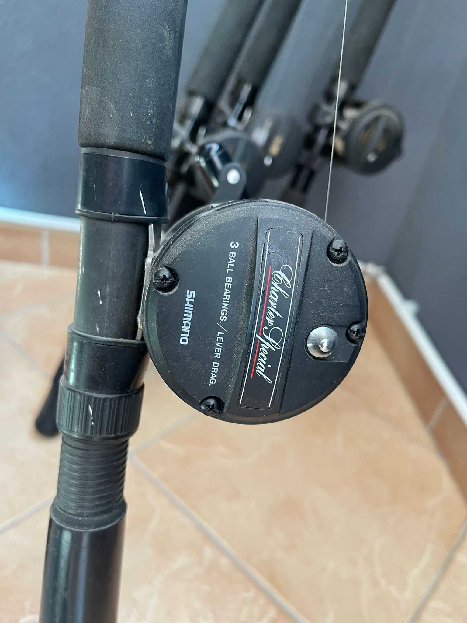 Varas de pesca semi-nova shimano
