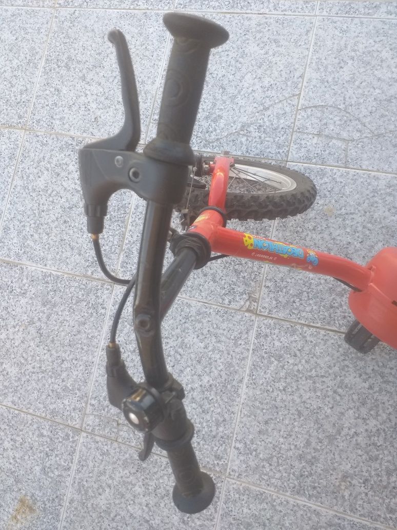 Bicicleta vermelha de criança - decathlon