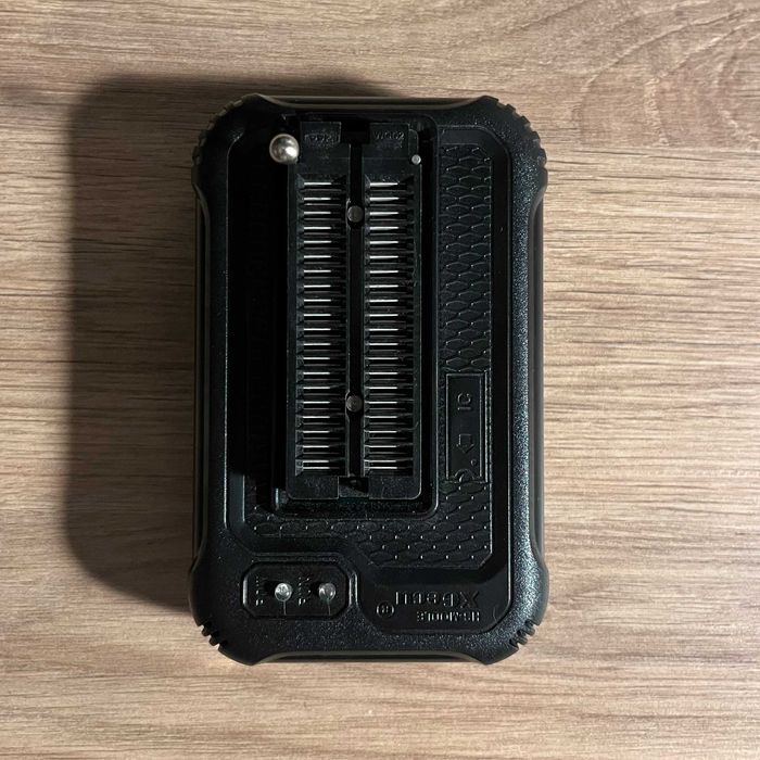 Programator uniwersalny XGecu T48