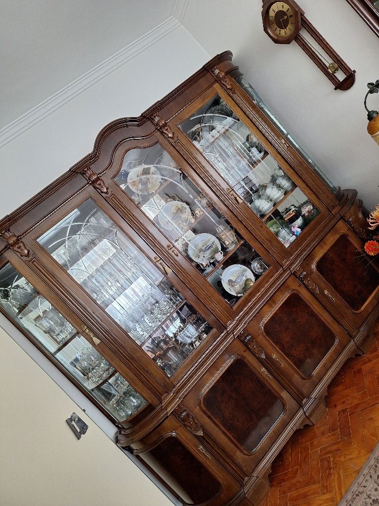 Movel de sala antigo, em otimo estado