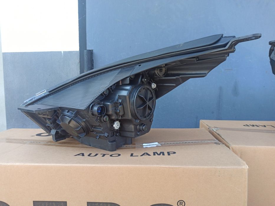 Фари Kia Niro 2016-