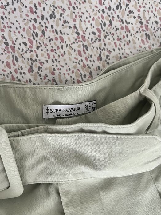Cullotes verde pastel da Stradivarius