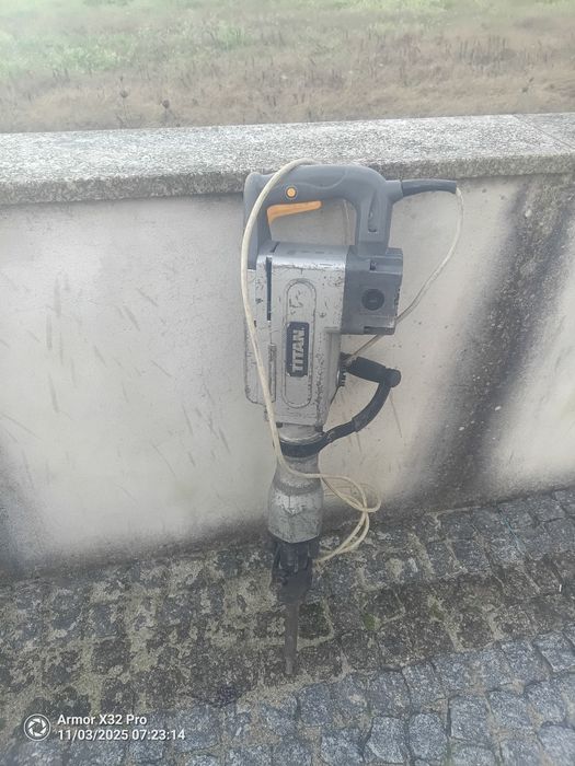 Martelo demolidor Titan