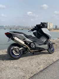 Moto Yamaha Tmax