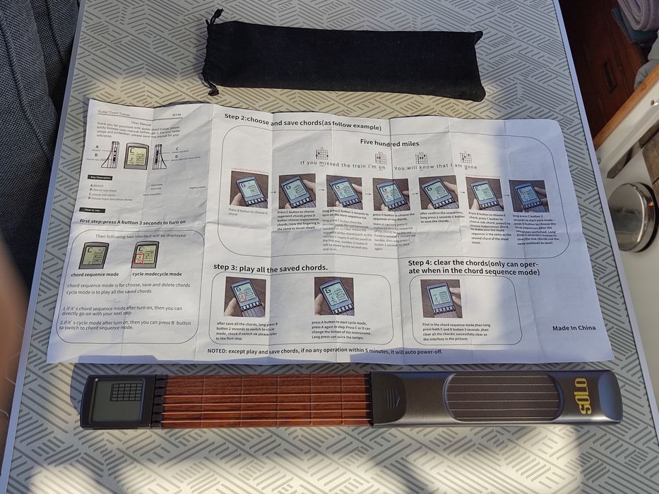 Guitar Chord Trainer / Portatíl Treinador de Acordes de Guitarra