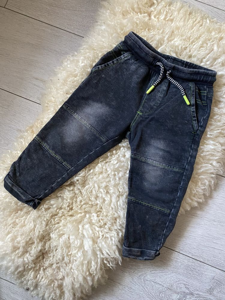 Miękkie, wygodne jeansy Coccodrillo rozmiar 80