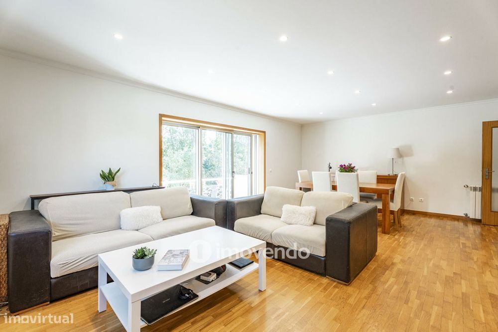 Apartamento T3 moderno, com áreas amplas e garagem, Moreira da Maia