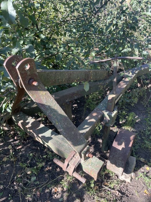 Продам трьохкорпусний плуг